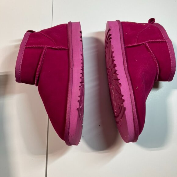 NEW UGG Classic Ultra Mini Womens in Dark Peony Pink Women's Size 9 - Picture 3 of 6